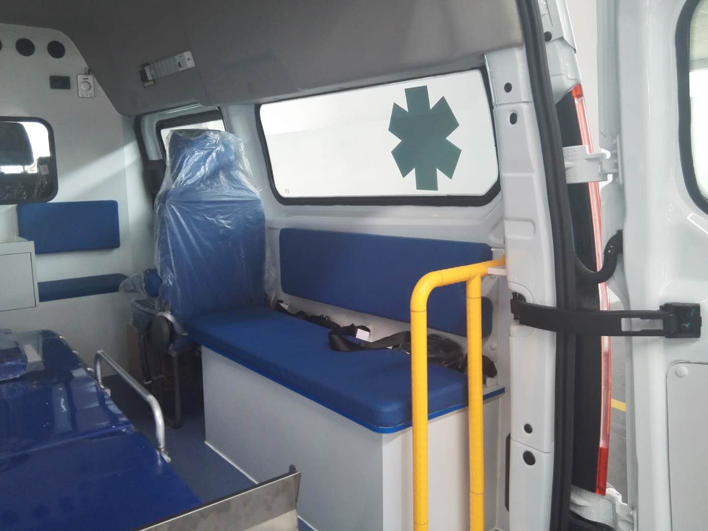 ���ظ�ѹ��������Ͱ�Ȼ���