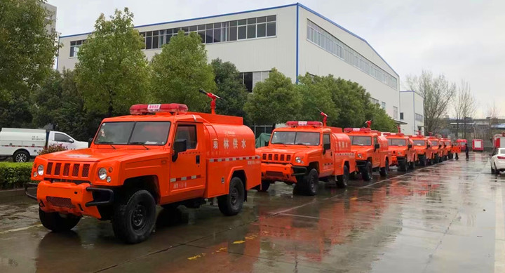 小型水罐森林消防车哪里有售？找小型水罐消防车厂家供应商啊！